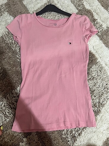 xs Beden Tommy hilfiger tshirt