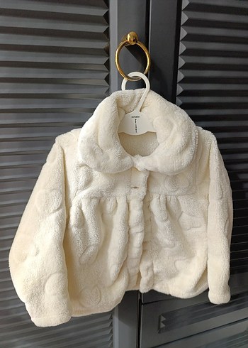 LC Waikiki LCW Baby Beyaz Peluş Bebek Hırka