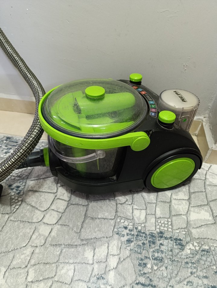 Yeşil Renkli Elektrikli Süpürge - Görsel 3