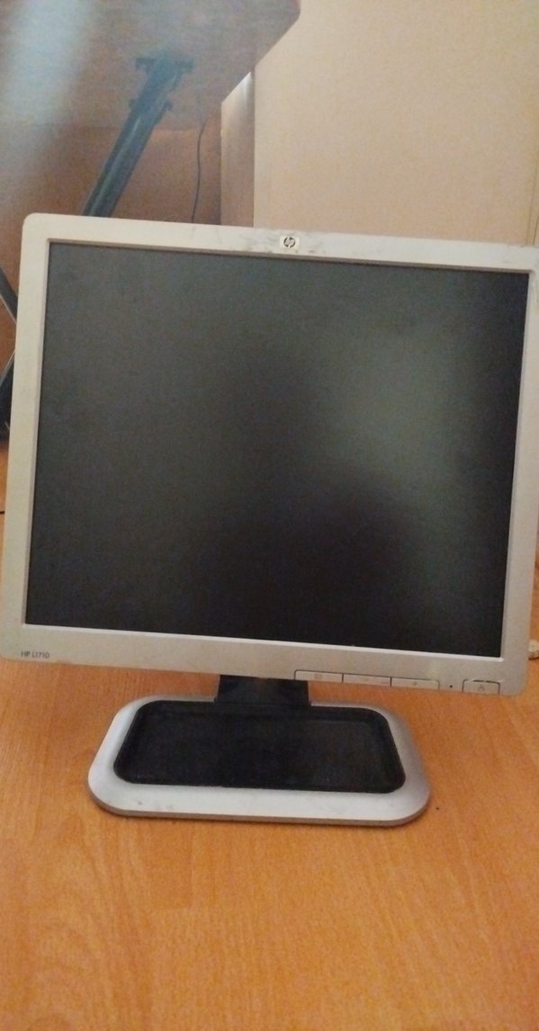 Gri HP Bilgisayar Monitörü - Görsel 2