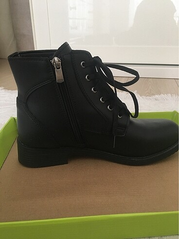 LC Waikiki Kadın Bot