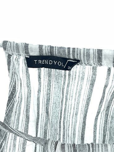 36 Beden çeşitli Renk Trendyol & Milla Bluz %70 İndirimli.