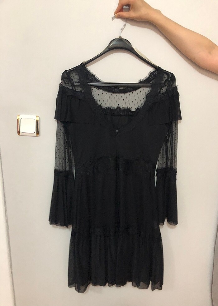 Siyah Dantel Detaylı Şık Elbise - Görsel 4