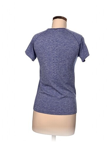 m Beden Nike Bluz %70 İndirimli.