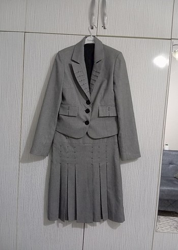 Kadın Gri Keten Kumaş Pilili Midi Takım - Görsel 3