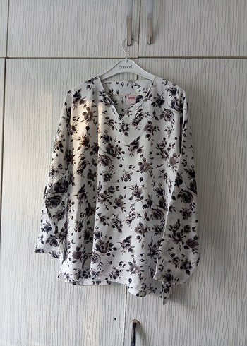 Düğmeli V Yaka Uzun Kollu Kadın Bluz - Görsel 7