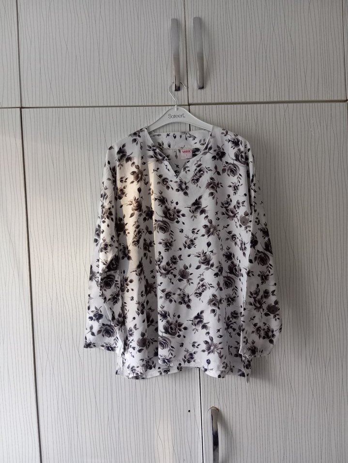 Düğmeli V Yaka Uzun Kollu Kadın Bluz - Görsel 2