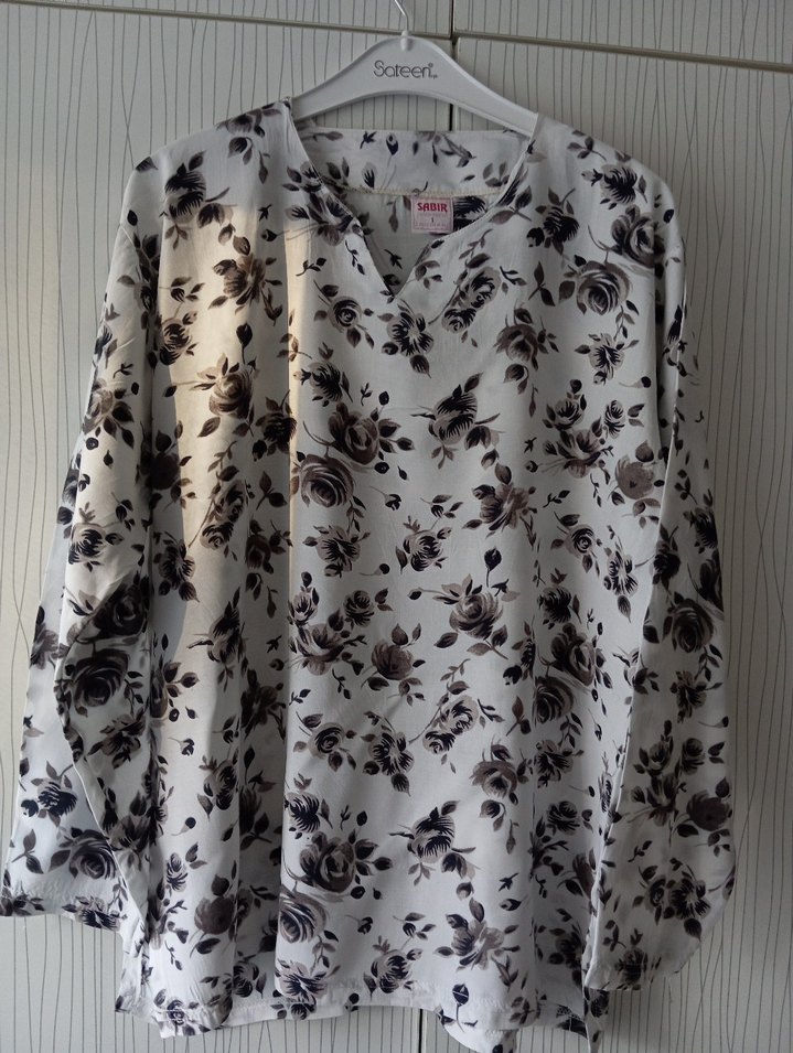 Düğmeli V Yaka Uzun Kollu Kadın Bluz - Görsel 5