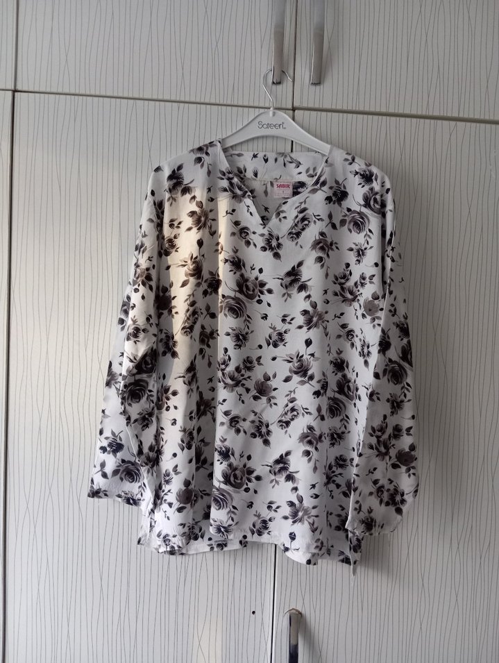 Düğmeli V Yaka Uzun Kollu Kadın Bluz - Görsel 4