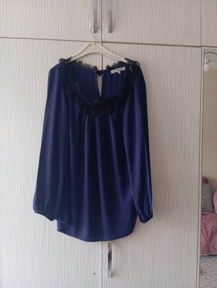 Uzun Kollu V Yaka Lacivert Bluz - Görsel 2