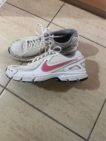 Nike spor ayakkabı