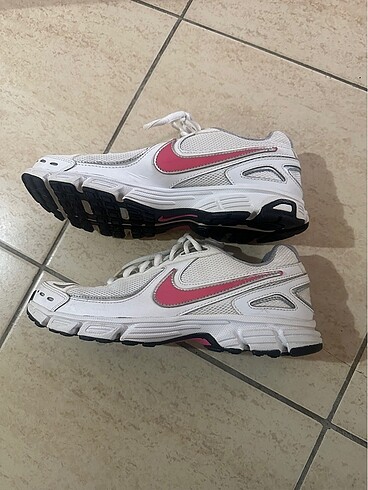 38 Beden beyaz Renk Nike spor ayakkabı