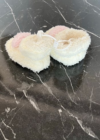 Kızlar için beyaz peluş ev terliği - Görsel 2