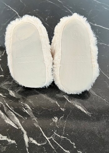 Beyaz Nakışlı Kız Çocuk Ev Terliği - Görsel 3