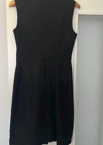 Kemer Detaylı Siyah Kolsuz Midi Elbise - Görsel 2