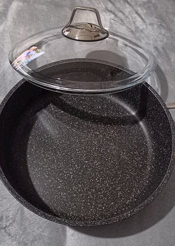 Parlak Gri Cam Kapaklı Tencere - Görsel 6