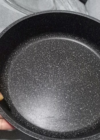 Parlak Gri Cam Kapaklı Tencere - Görsel 2