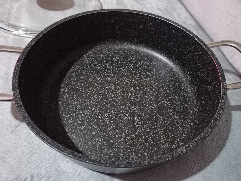 Parlak Gri Cam Kapaklı Tencere - Görsel 4