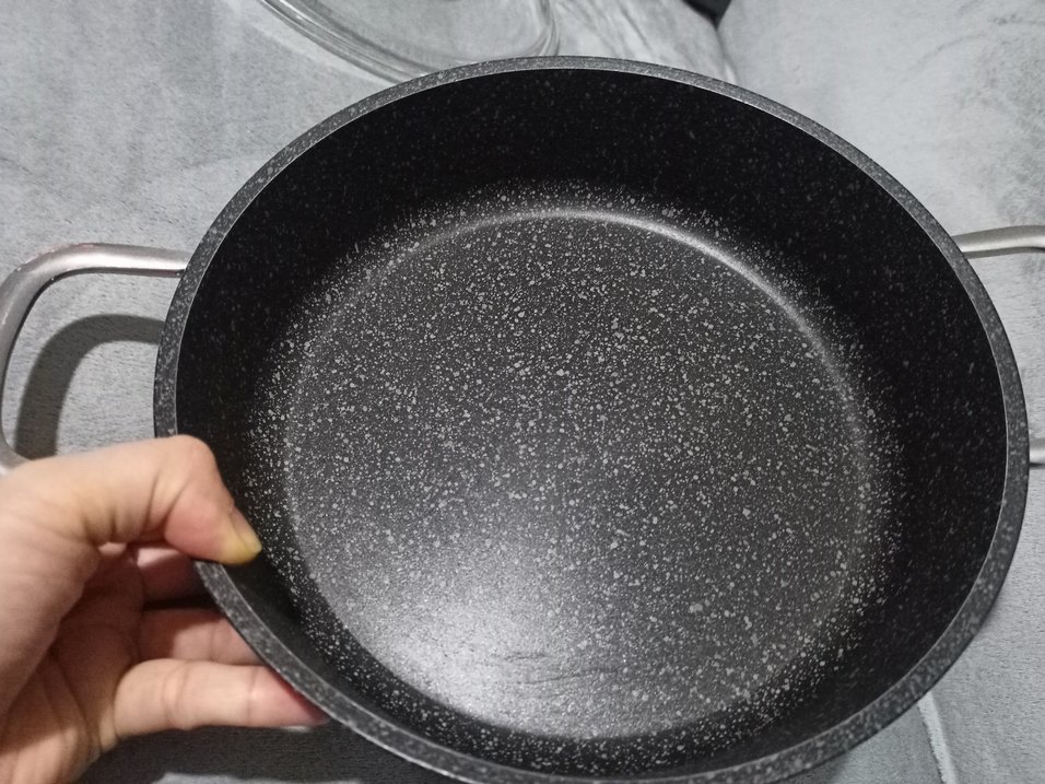 Parlak Gri Cam Kapaklı Tencere - Görsel 2