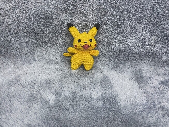 Pikachu anahtarlık