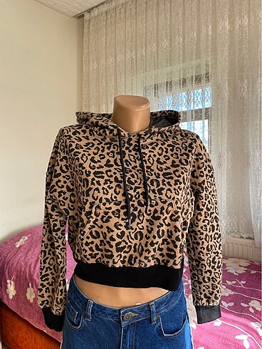 leopar desenli crop sweat