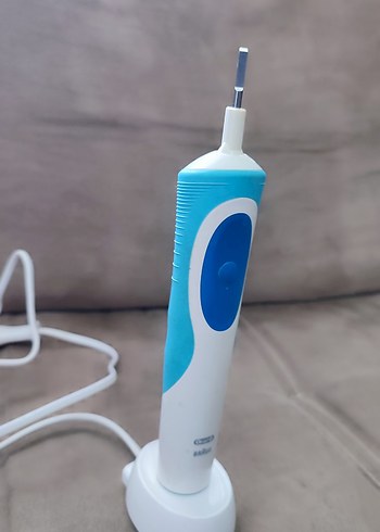Braun şarjlı diş fırçası - Görsel 3