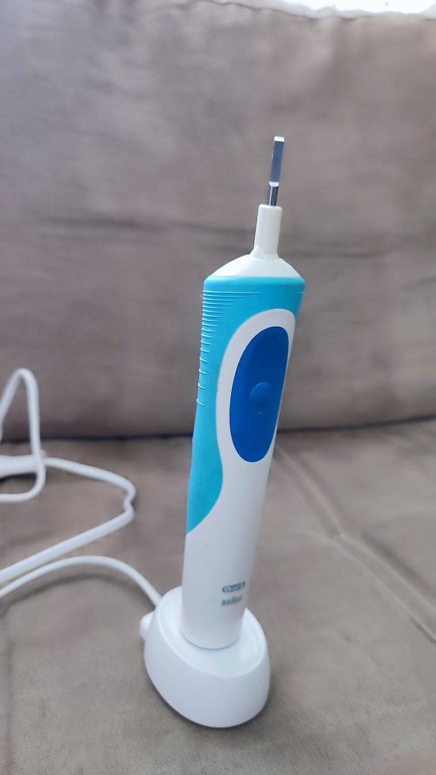 Braun şarjlı diş fırçası - Görsel 3