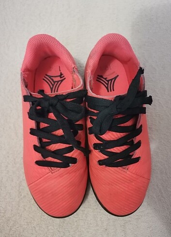 30 Beden Adidas erkek çocuk krampon