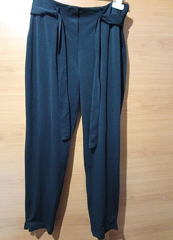 Beli lastikli siyah pantolon 