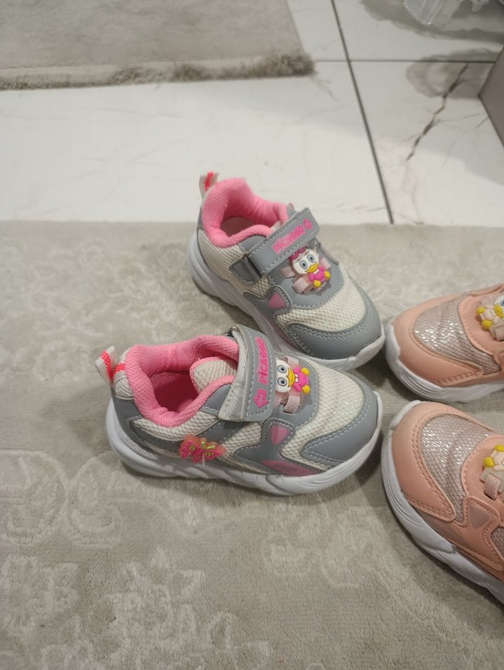 Kız Çocukları İçin Renkli Velcro Spor Ayakkabı - Görsel 2