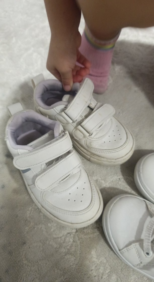 Kız Çocuk Beyaz Cırtcırtlı Spor Ayakkabı - Görsel 2