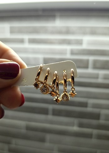 Altın Renkli Mini Kemerli Yılan Desenli Küpeler - Görsel 6