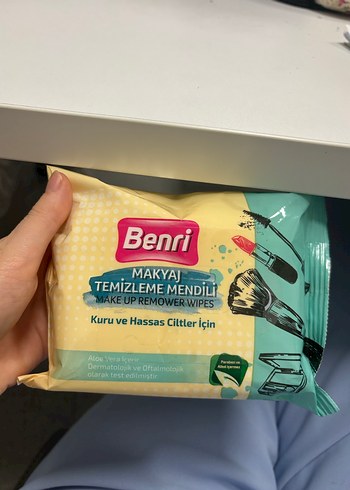Makyaj temizleme mendili