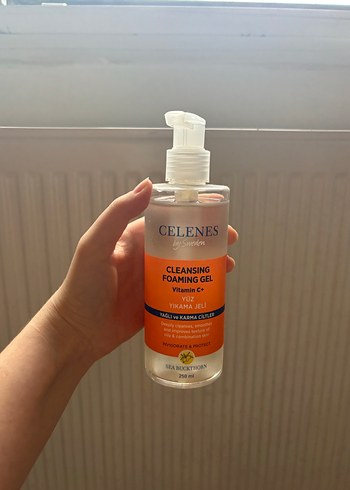 Diğer Celenes yüz temizleme jeli