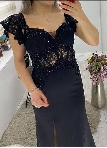 Kadın gece abıye