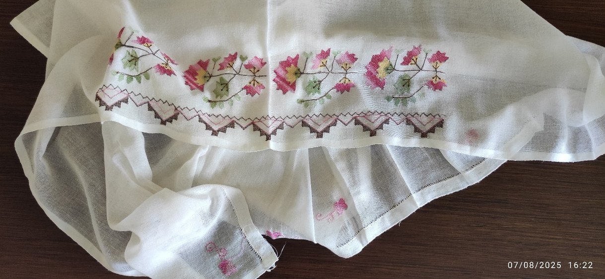 Nakışlı Beyaz namaz baş Örtüsü - Görsel 3