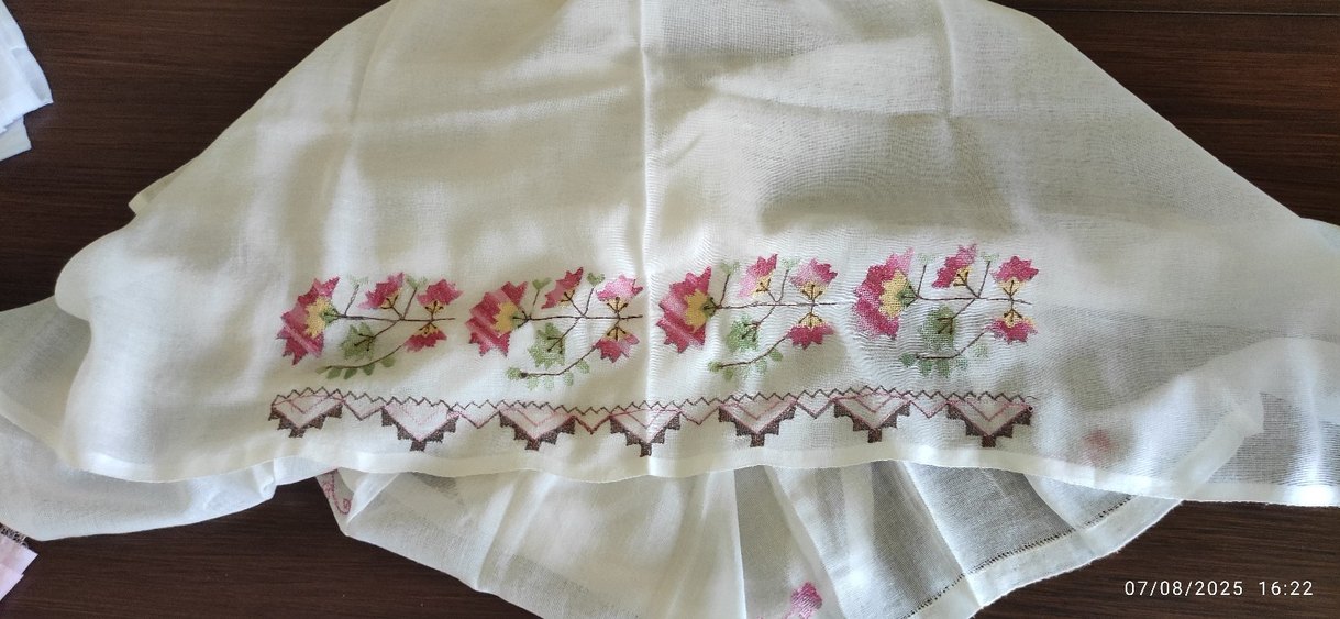 Nakışlı Beyaz namaz baş Örtüsü - Görsel 2