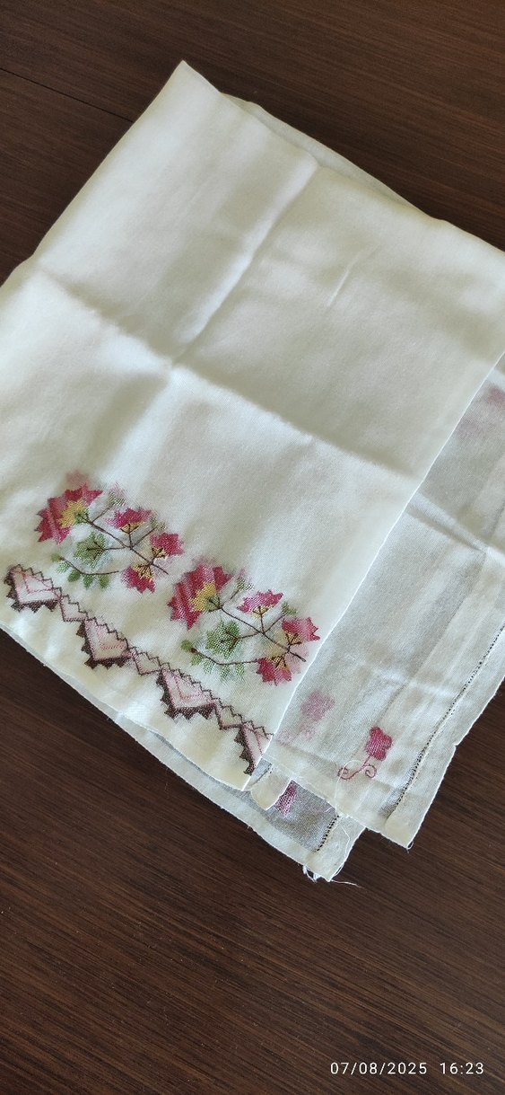 Nakışlı Beyaz namaz baş Örtüsü - Görsel 5