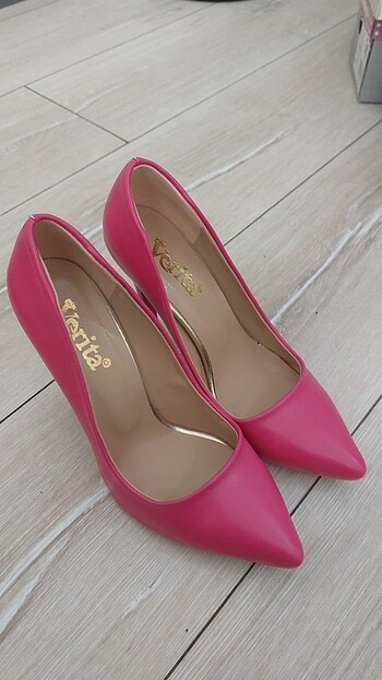 Pembe Stiletto