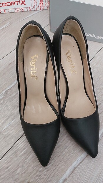 Siyah stiletto