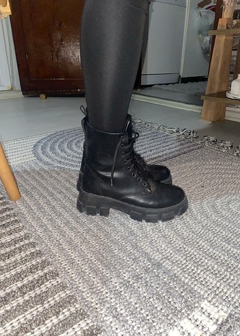 Siyah Deri Tokalı Punk Bot - Görsel 2