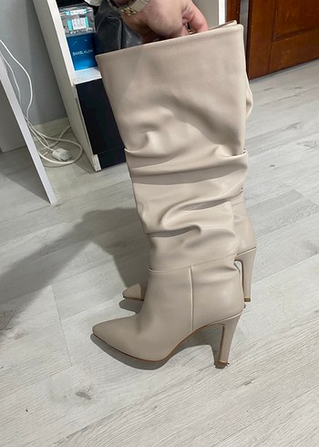 Bej Dizüstü Topuklu Çizme - Görsel 3