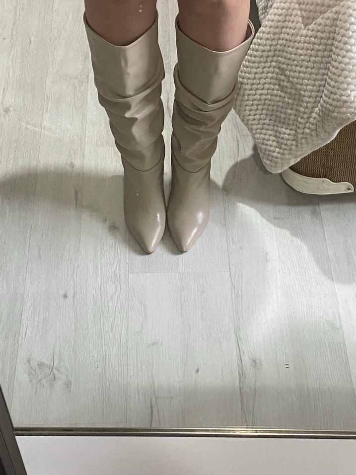Bej Dizüstü Topuklu Çizme - Görsel 2
