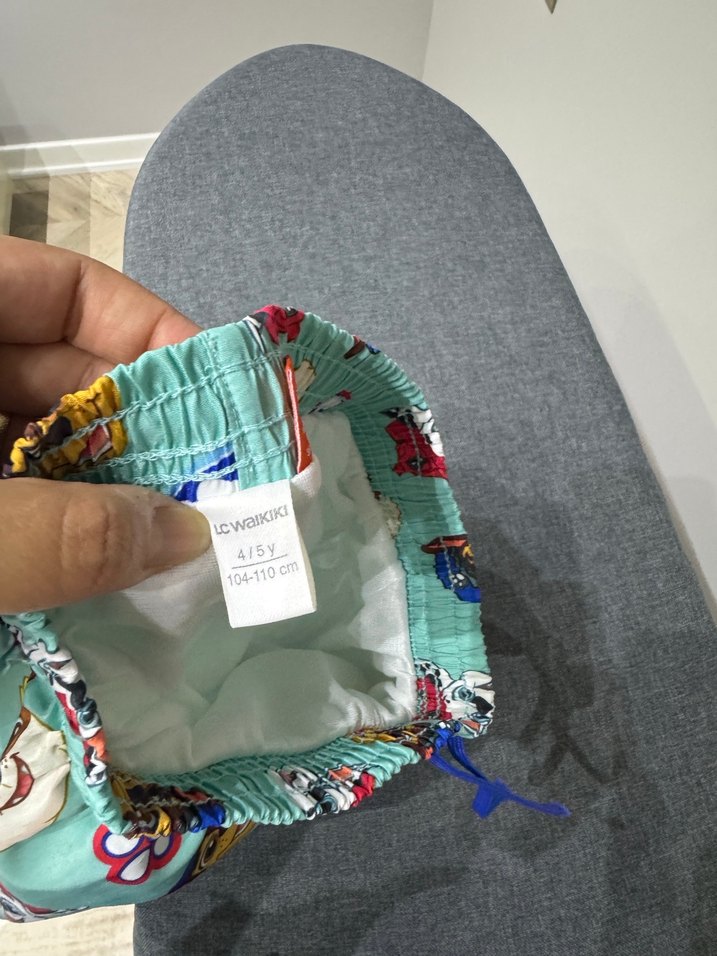 Renkli Paw Patrol Desenli Erkek Çocuk Şort 4-5 yaş - Görsel 3