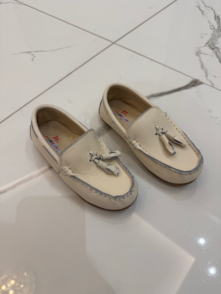 29 numara Beyaz Erkek Çocuk Püsküllü Özel Ayakkabı - Görsel 4