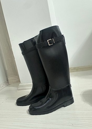 Siyah Tokalı Kadın Diz Boyu Çizme - Görsel 4