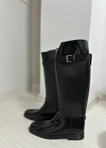 Siyah Tokalı Kadın Diz Boyu Çizme - Görsel 5