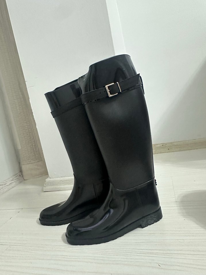 Siyah Tokalı Kadın Diz Boyu Çizme - Görsel 4