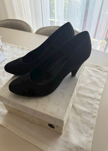 Siyah Dolgu Topuklu Klasik Kadın Ayakkabısı - Görsel 2