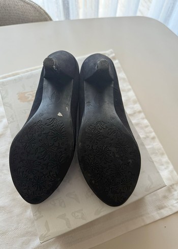 Siyah Dolgu Topuklu Klasik Kadın Ayakkabısı - Görsel 3